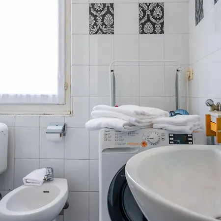 Centro Torri Huge X6 アパート *